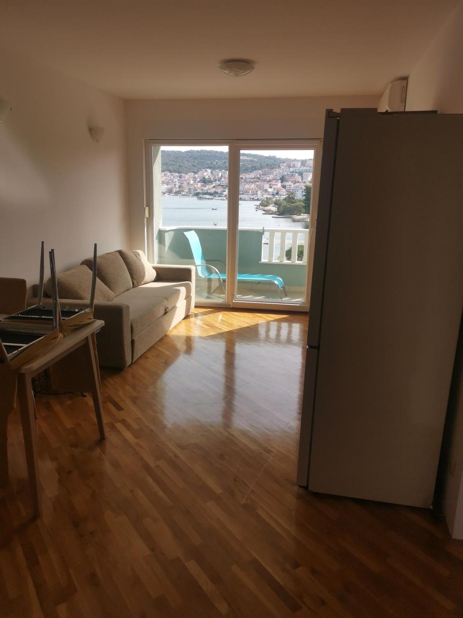 Apartment Croatika On The Beach Trogir Exteriör bild